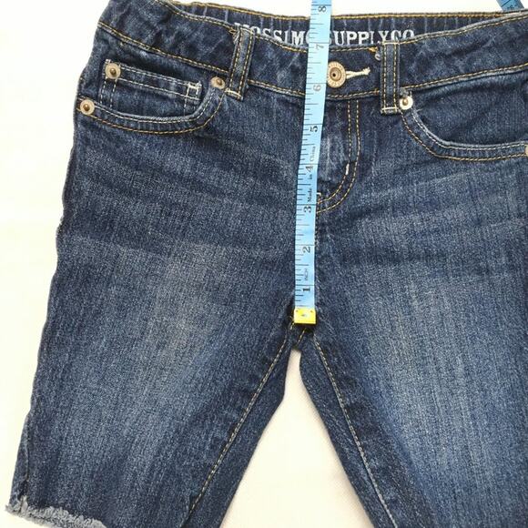 Mossimo Bermuda Short Raw Hem Denim Girls sz 4/5 Casual Bottoms Dark Wash Modest - Picture 8 of 9